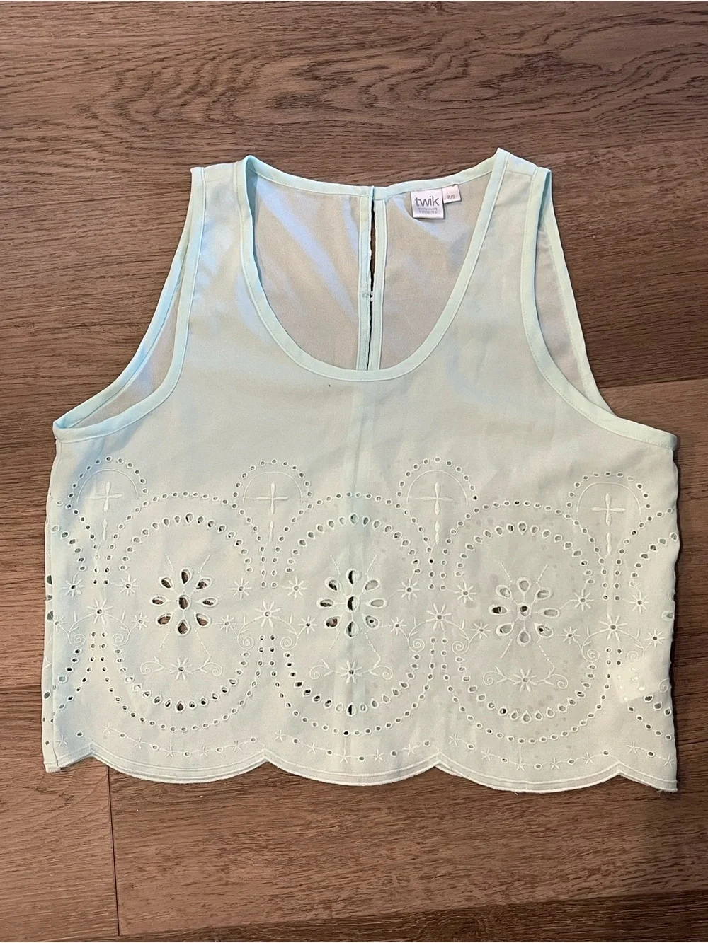 Twik Mint Green Eyelet Scalloped Crop Tank Top - Picture 2 of 8